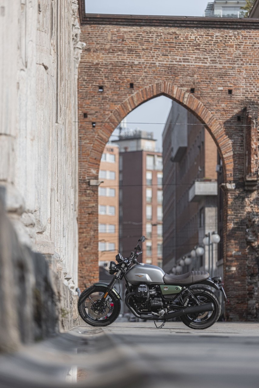 Moto Guzzi V7 Centenario e Triumph Street Twin: questione di PEDIGREE